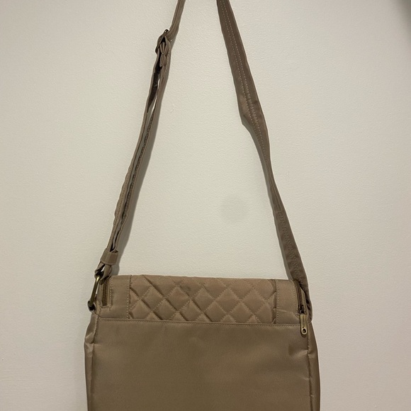 NWOT Travelon Anti Theft Quilted Bag with RFID Wallet - Picture 5 of 14